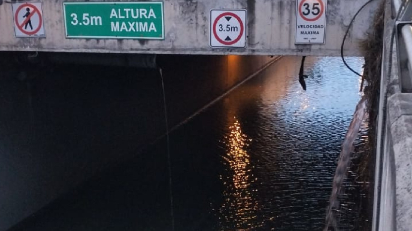 Restablecen Servicio de Agua en Cuenca Tras Reparación de Tubería Dañada por un Camión